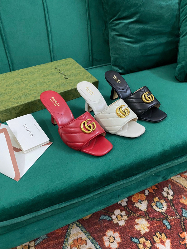G*u*i double g slide sandal
