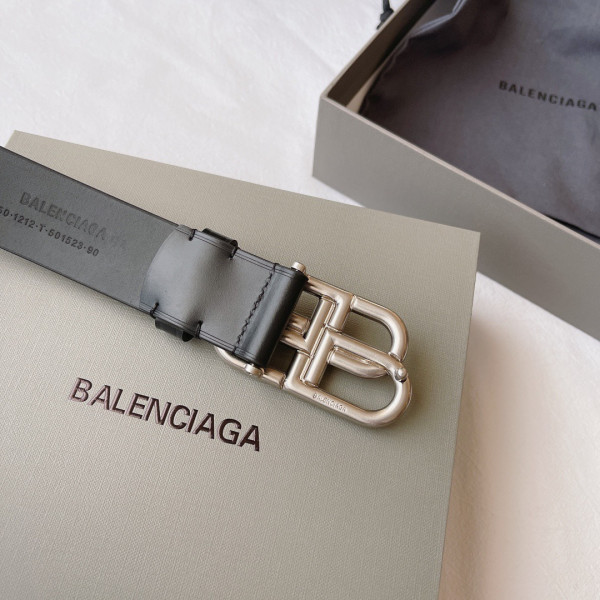 Ba*len*cia*ga belt