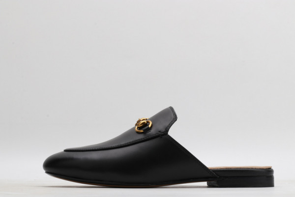 G*u*i princetown leather slipper