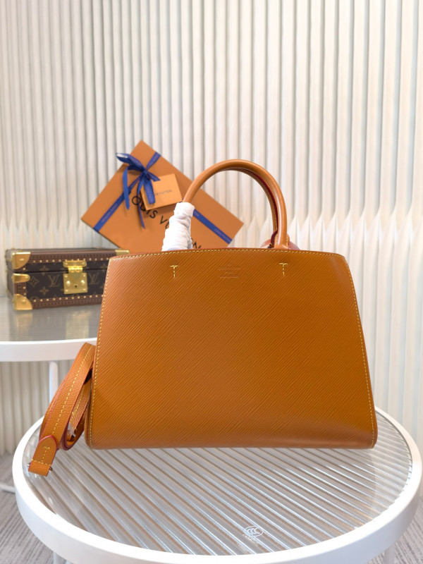 l0*is V*t0n marelle tote mm