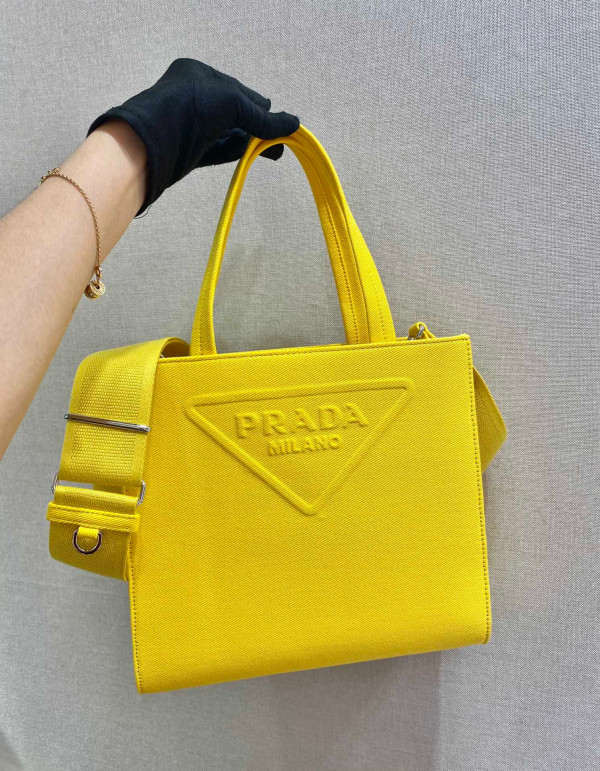 Pra*a tote bag