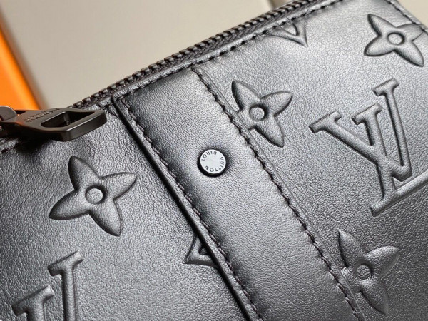 l0*is V*t0n city keepall