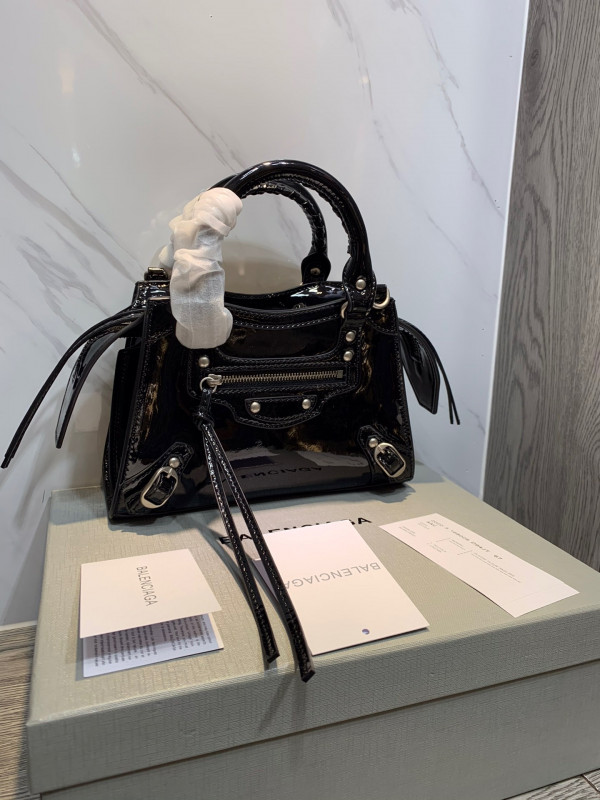 Ba*len*cia*ga neo classic nano top handle bag