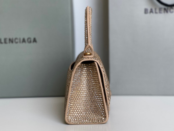 Ba*len*cia*ga hourglass