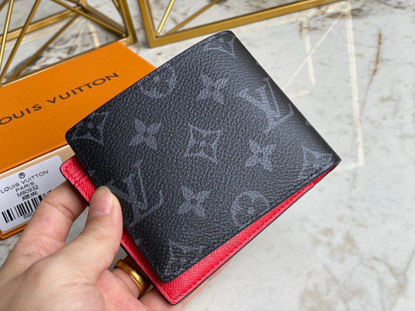 l0*is V*t0n multiple wallet