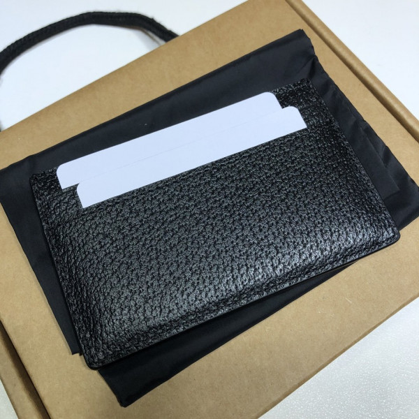 G*u*i off the grid card case