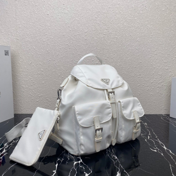 Pra*a re-nylon medium backpack-32-15-30cm