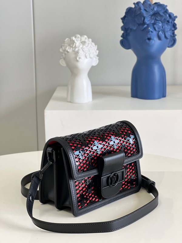l0*is V*t0n dauphine mini