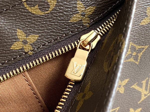 l0*is V*t0n all-in medium tote bag