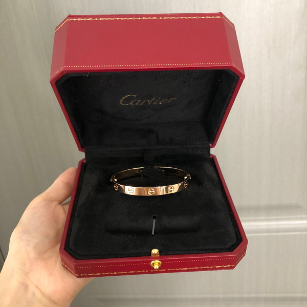 Ca*t*er bracelet