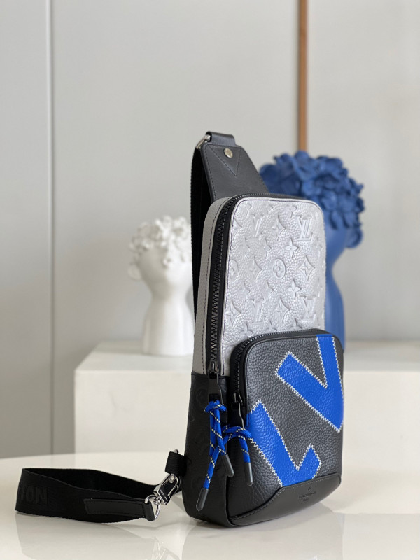 l0*is V*t0n avenue slingbag