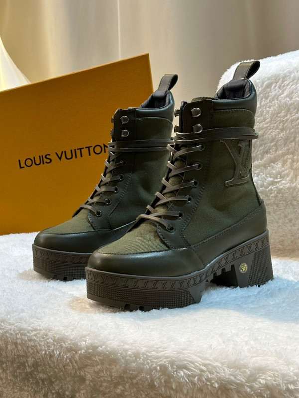 l0*is V*t0n boots