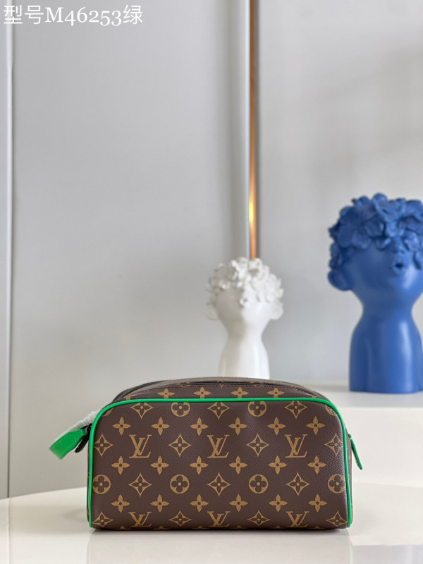 l0*is V*t0n dopp kit toilet pouch