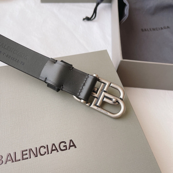 Ba*len*cia*ga belt