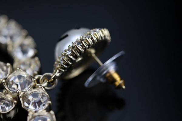 CL EARRINGS