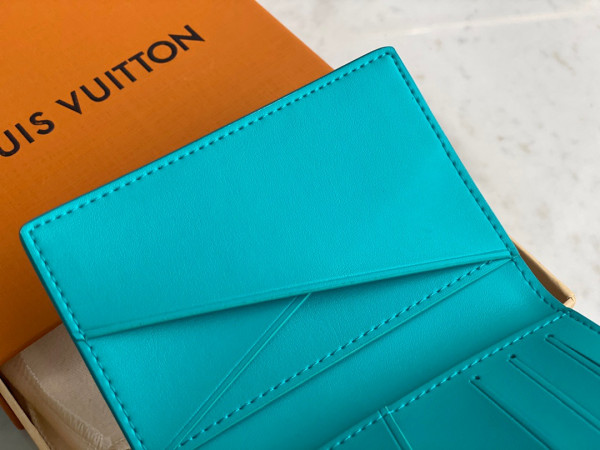 l0*is V*t0n pocket organizer