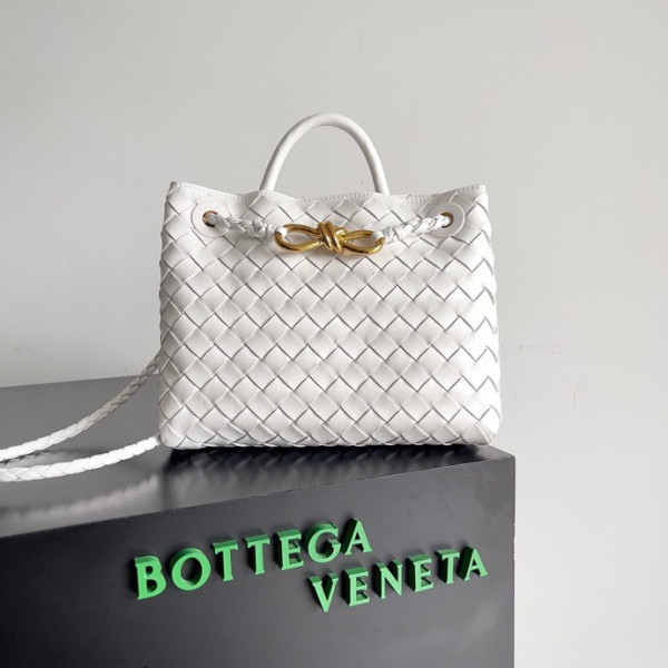 bo*te*ga Ve*ne*ta medium andiamo