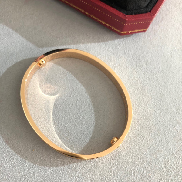 Ca*t*er bracelet
