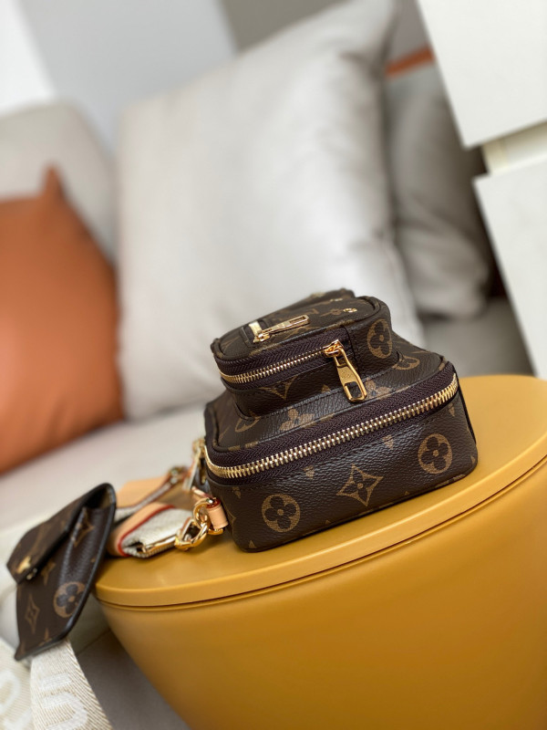 l0*is V*t0n utility crossbody