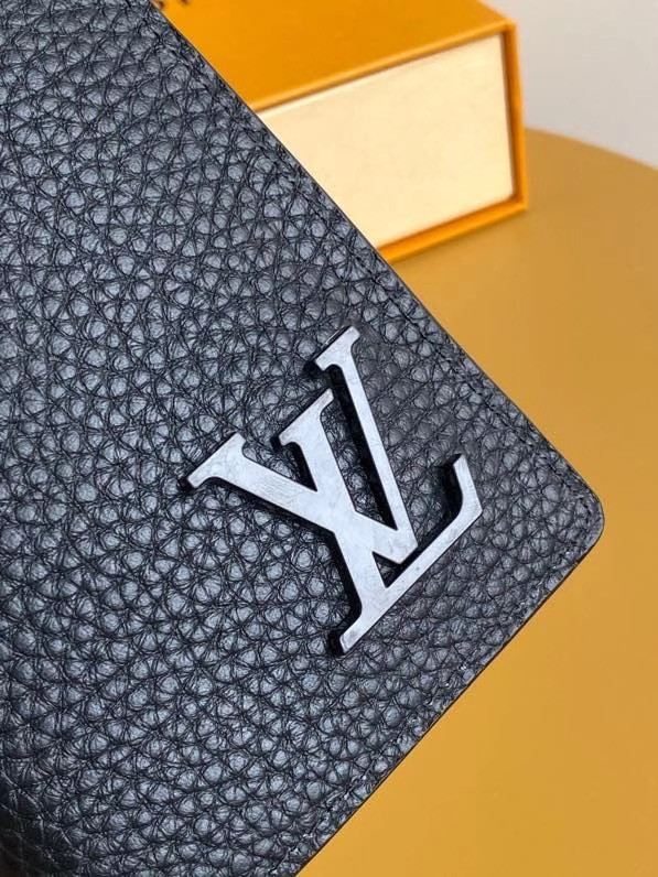 l0*is V*t0n brazza wallet