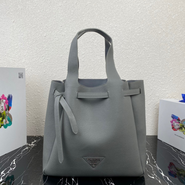 Pra*a leather tote