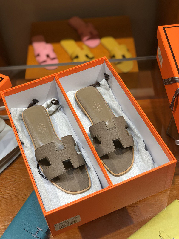 H**mes sandal