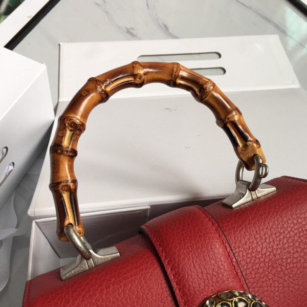 G*u*i bamboo bag