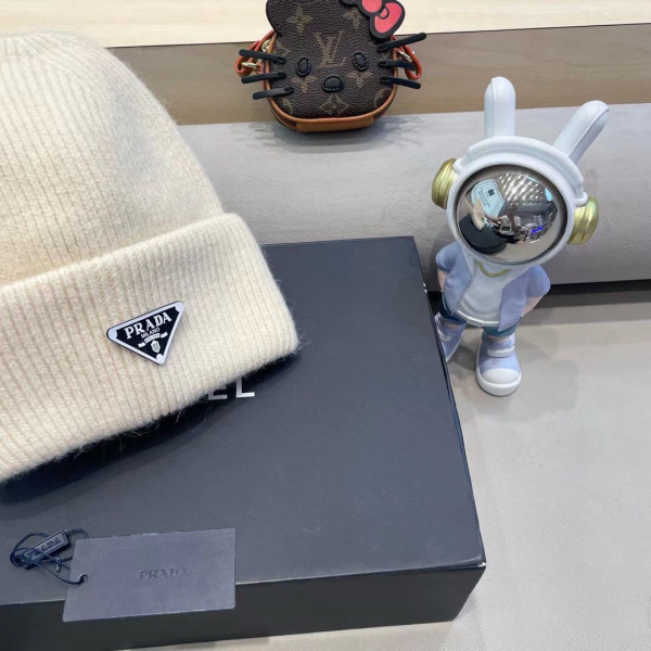 Pra*a hat