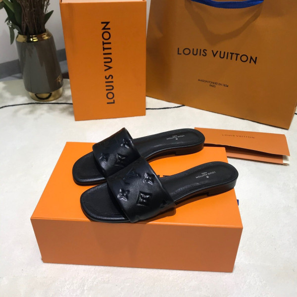 l0*is V*t0n slippers