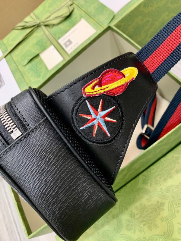 G*u*i belt bag