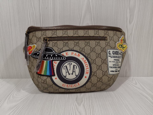 G*u*i courrier gg belt bag