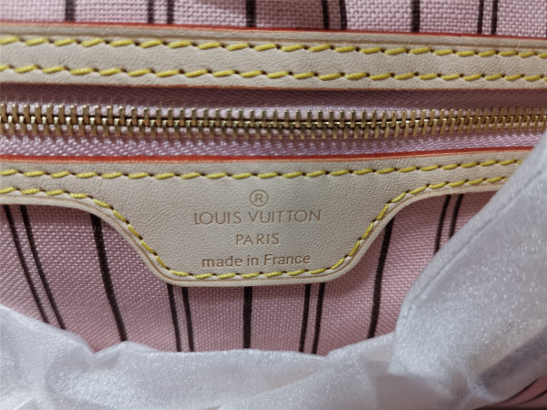 l0*is V*t0n neverfull mm