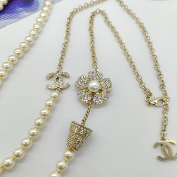CL LONG NECKLACE