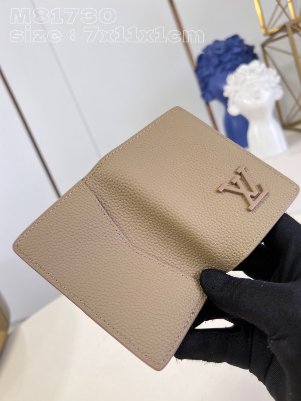 l0*is V*t0n pocket organizer