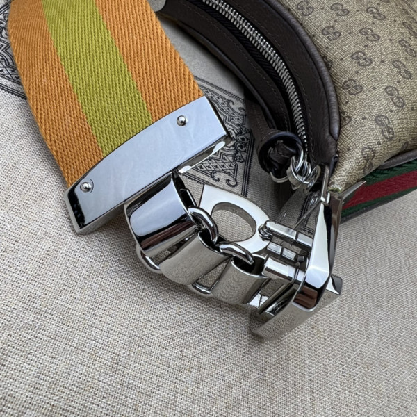 G*u*i attache mini bag