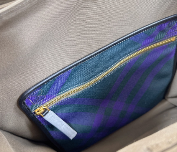 B**rry trench tote