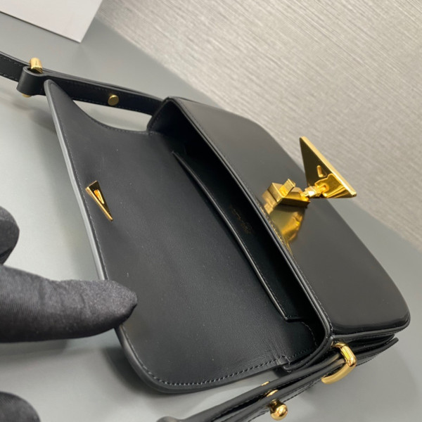 Pra*a patent bag-20.5*10.5*4cm