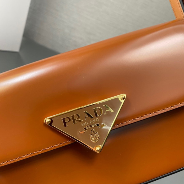 Pra*a patent bag-20.5*10.5*4cm