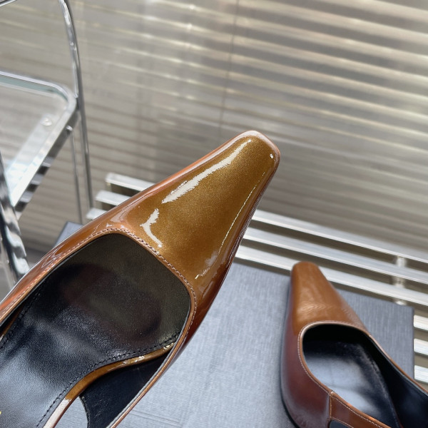 Sa**t Lau*nt heels
