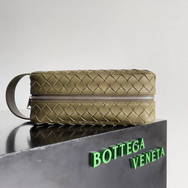bo*te*ga Ve*ne*ta intrecciato leather wallet-on-strap