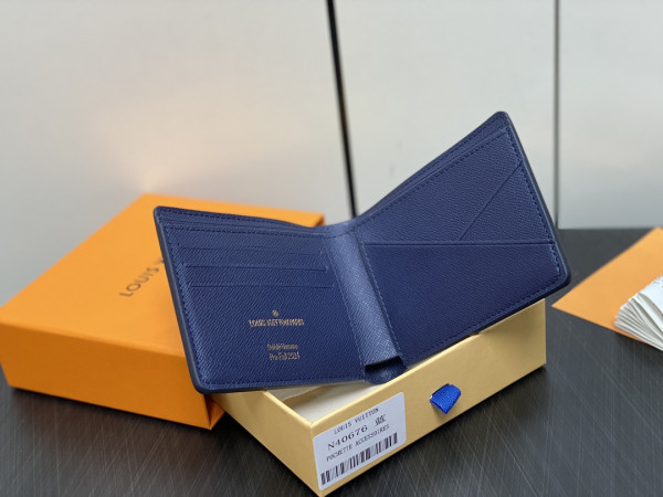 l0*is V*t0n multiple wallet-11.5*9*1.5cm