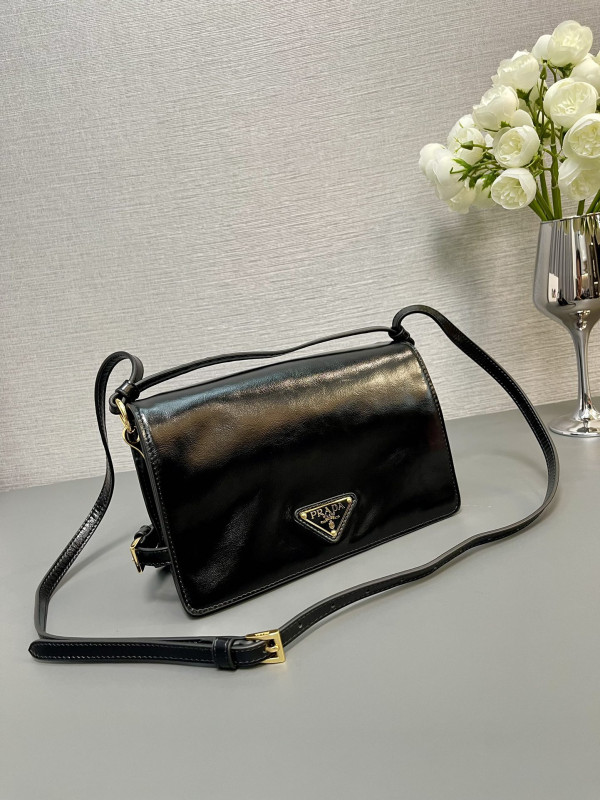 Pra*a messenger bag-23*15*8.5cm