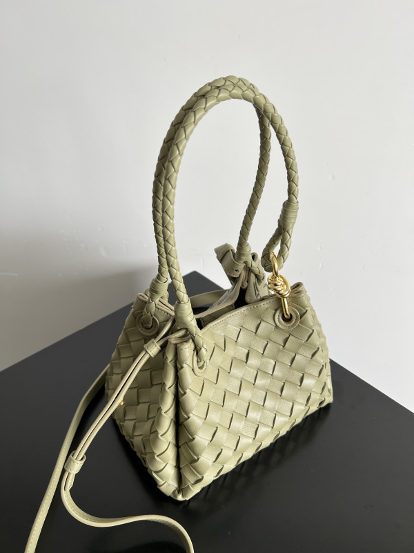bo*te*ga Ve*ne*ta andiamo parachute small shoulder bag