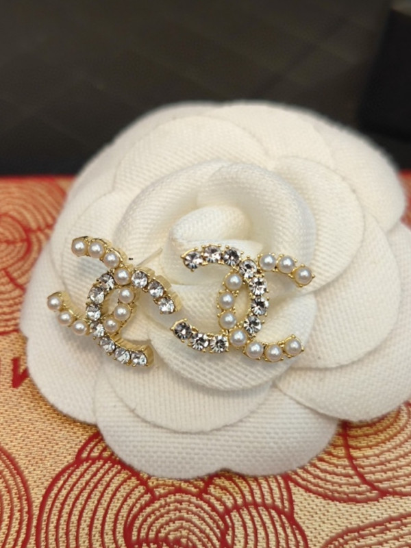 CL EARRINGS