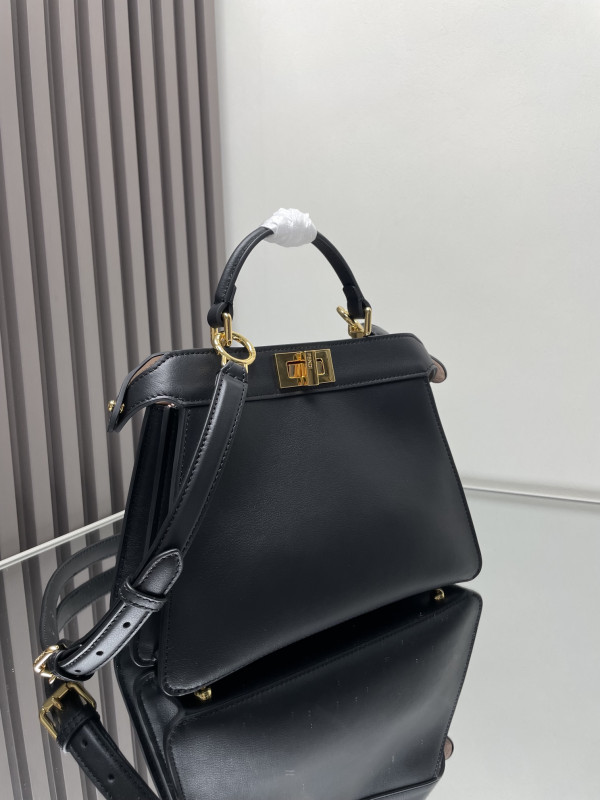 F**di peekaboo iseeu small-27x21x11cm