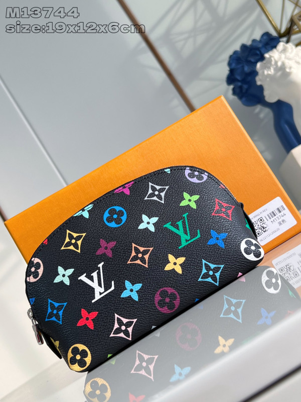 l0*is V*t0n cosmetic pouch pm-19*12*6cm